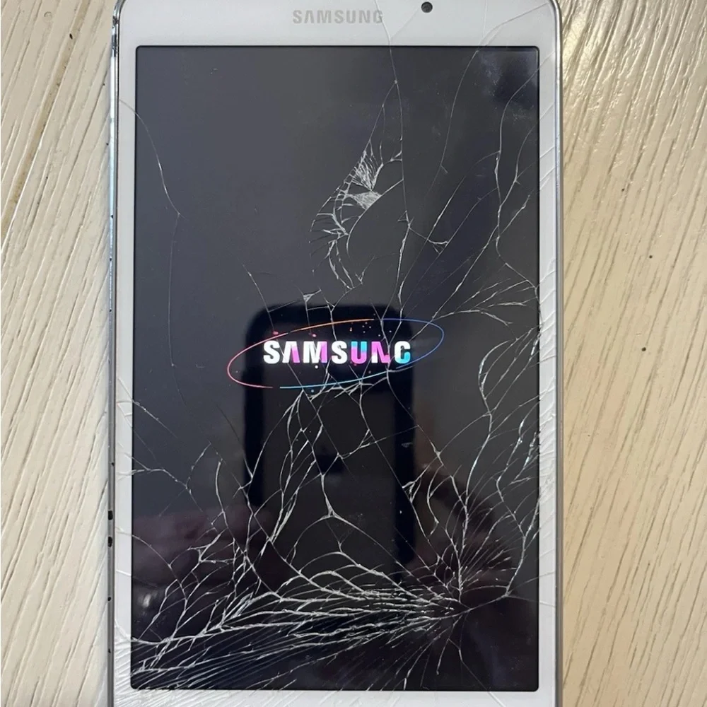 Samsung Galaxy Tab 4 sm-t230nu Does Work But Has Cracked Screen